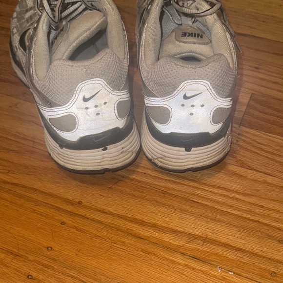 Nike Gray Running Sneakers - Picture 4 of 6